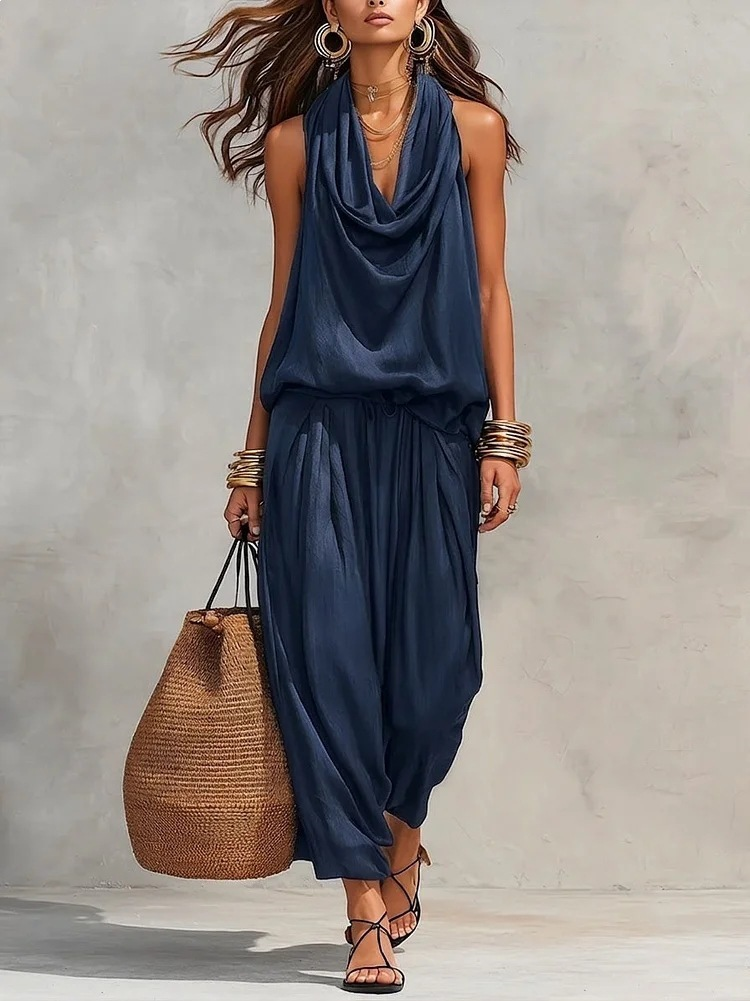 Conjunto de Top Sin Mangas con Cuello Halter y Pantalones Plisados