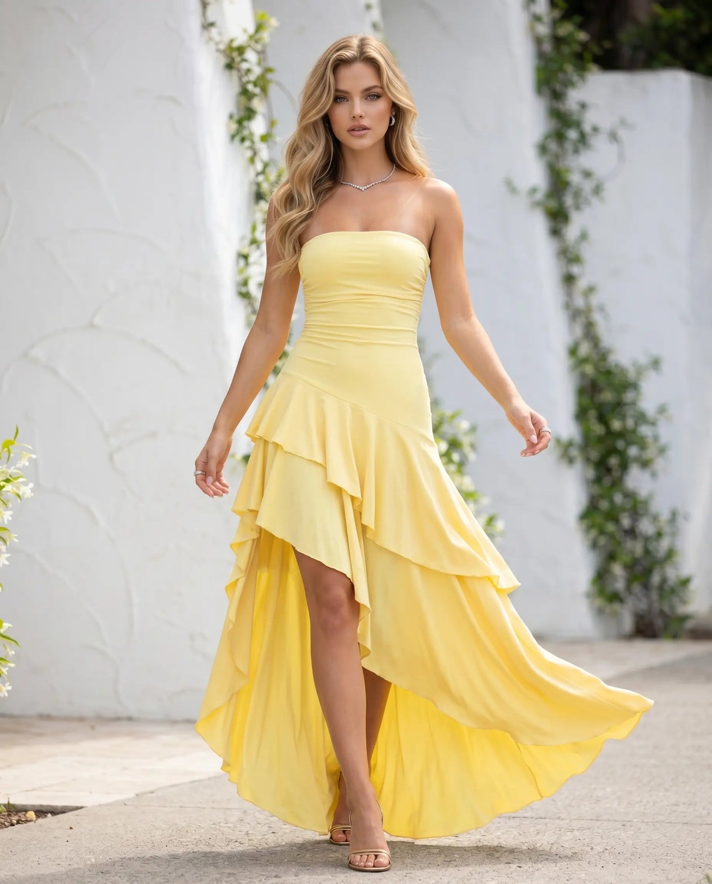 Vestido Maxi Amarillo Con Volantes Sin Mangas y Con Fruncidos
