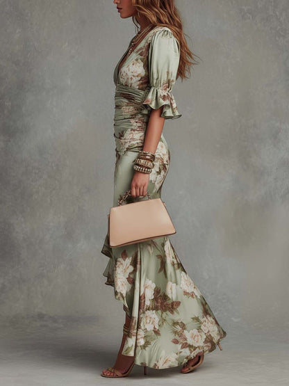 Vestido Maxi Asimétrico de Satén Verde con Volantes y Mangas de Campana en V