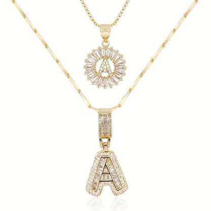 PRINCESA | Collar con inicial de letra pavé Oro